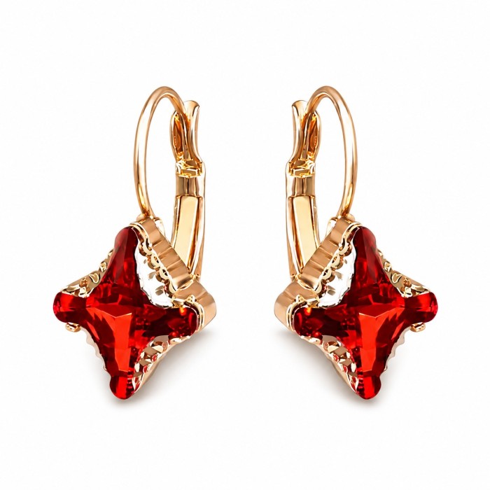 Auskari „Bizantijas Krusts (Light Siam Metallic Light Gold)“ ar Swarovski™ kristāliem