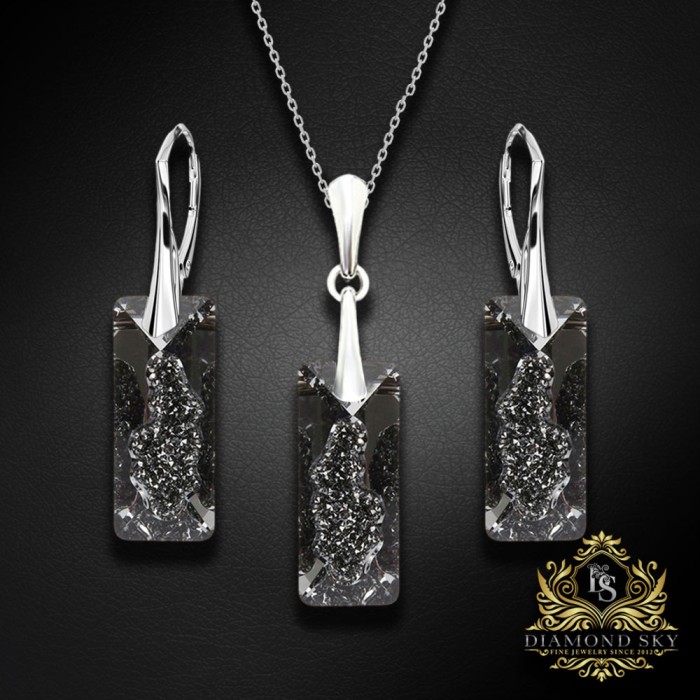 Sudraba komplekts "Augošais Kristāls II (Silver Night)" ar Swarovski™ kristāliem