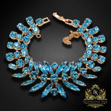 Aproce "Kristāla Kārdinājums (Aqua Bohemica)" ar Preciosa kristāliem Aproce "Kristāla Kārdinājums (Aqua Bohemica)" ar Preciosa kristāliem