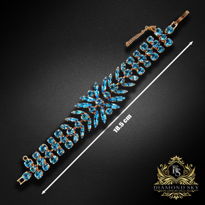 Aproce "Kristāla Kārdinājums (Aqua Bohemica)" ar Preciosa kristāliem Aproce "Kristāla Kārdinājums (Aqua Bohemica)" ar Preciosa kristāliem