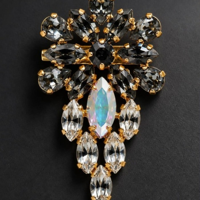 Broša „Mirtele“ ar Swarovski® kristāliem