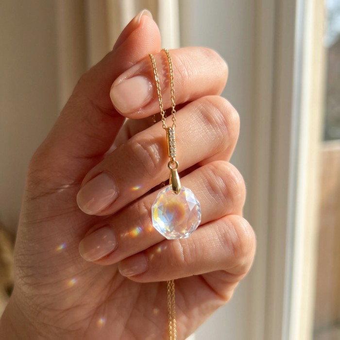 Sudraba kulons „Calathea (Crystal Shimmer)“ ar Swarovski® kristāliem