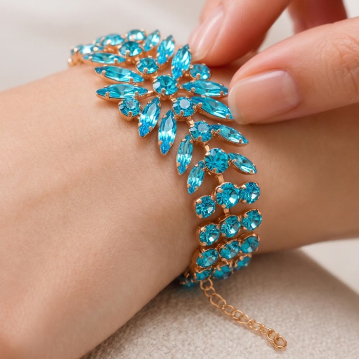 Aproce „Kristāla kārdinājums (Aqua Bohemica)“ ar Preciosa® kristāliem