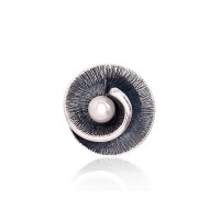 Hopeinen rintakoru helmillä ”Whirlpool”