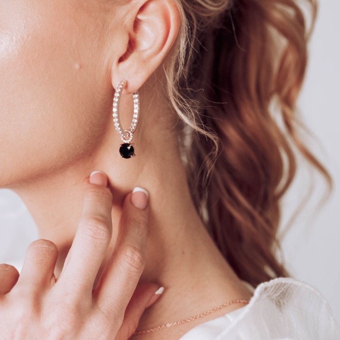 Sidabriniai auskarai „Ivy (Jet)“ su Swarovski® kristalais